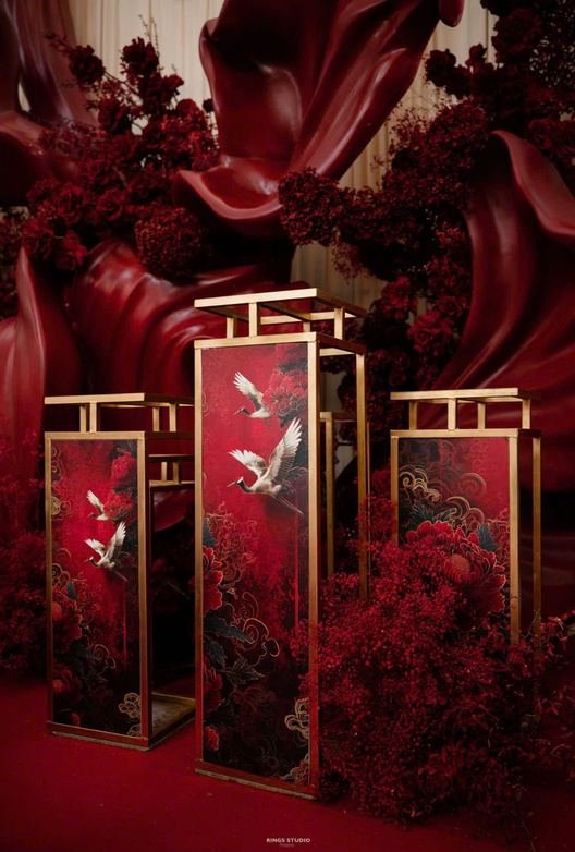 Bảng tên TP tại cổng lễ đính hôn